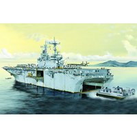 USS Essex LHD-2 von HobbyBoss