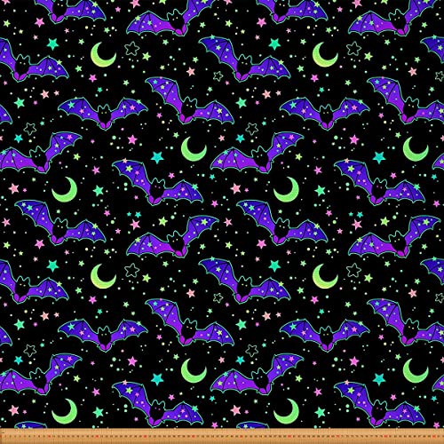 Glitzer Fledermäuse Stoff Meterware Halloween Möbelstoff Blau Lila Galaxy Dekostoff für Kinder Jungen Teens Sternenhimmel Dunkel Nachthimmel Mond Sterne Tier Drinnen Draußen Stoff 184 x 150 (HxB) von Homewish