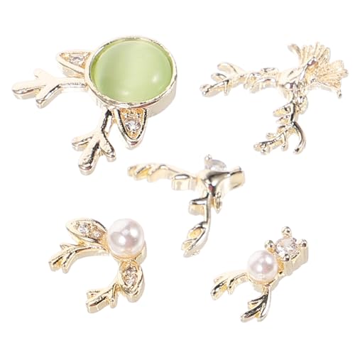 Homoyoyo 5 Stück Teiliges Nail Charms Weihnachtsdesign Maniküre Dekorationen mit Kreativen Formen Kleine Nagelverzierung für Natürliche und Künstliche Nägel Geeignet für Zuhause und von Homoyoyo