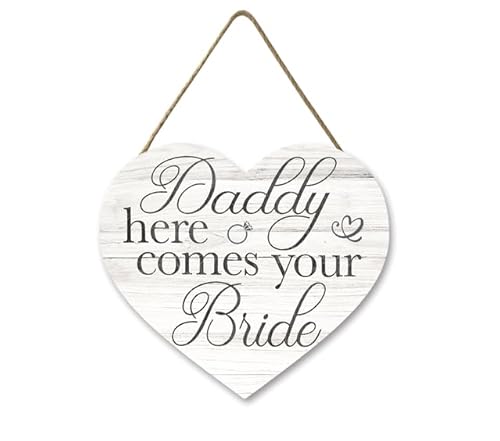 Horienteeon Schild mit Aufschrift "Daddy, Here Comes You", für Hochzeit, Jahrestag, Verlobung, Holz, herzförmiges Schild für Braut und Bräutigam, Dekoration, Landhochzeit, 30 x 27 cm Horienteeon Schild mit Aufschrift "Daddy, Here Comes You", für Hochzeit, Jahrestag, Verlobung, Holz, herzförmiges Schild für Braut und Bräutigam, Dekoration, Landhochzeit, 30 x 27 cm von Horienteeon
