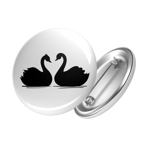 Huuraa Button Schwan Pärchen Ansteckbutton Größe 25mm mit Motiv für alle verliebten Paare Geschenk Idee für Freunde und Familie Huuraa Button Schwan Pärchen Ansteckbutton Größe 25mm mit Motiv für alle verliebten Paare Geschenk Idee für Freunde und Familie von Huuraa