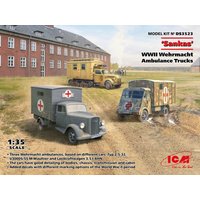 Sankas - WWII Wehrmacht Ambulance Trucks von ICM