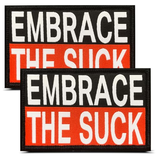 Embrace The Suck Funny Positive Sprüche Patches für Jacken, trendiges Klettverschluss-Emblem für Rucksack, Weste, Uniform, Mäntel, Jeans, Biker, Kleidung, Taschen, Helm, Hundegeschirr, 2 Stück Embrace The Suck Funny Positive Sprüche Patches für Jacken, trendiges Klettverschluss-Emblem für Rucksack, Weste, Uniform, Mäntel, Jeans, Biker, Kleidung, Taschen, Helm, Hundegeschirr, 2 Stück von ITOMUFD
