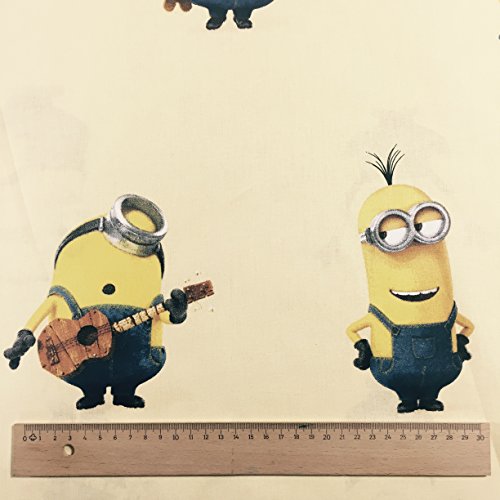 Lizenziert von Universal Studios - Cremefarbener Minions Neuheit Druck Premium Grade 100% Baumwolle Feingewebe Kinder Vorhang Bettwäsche Stoff 142cm breit - Meterware von Iconic Minions