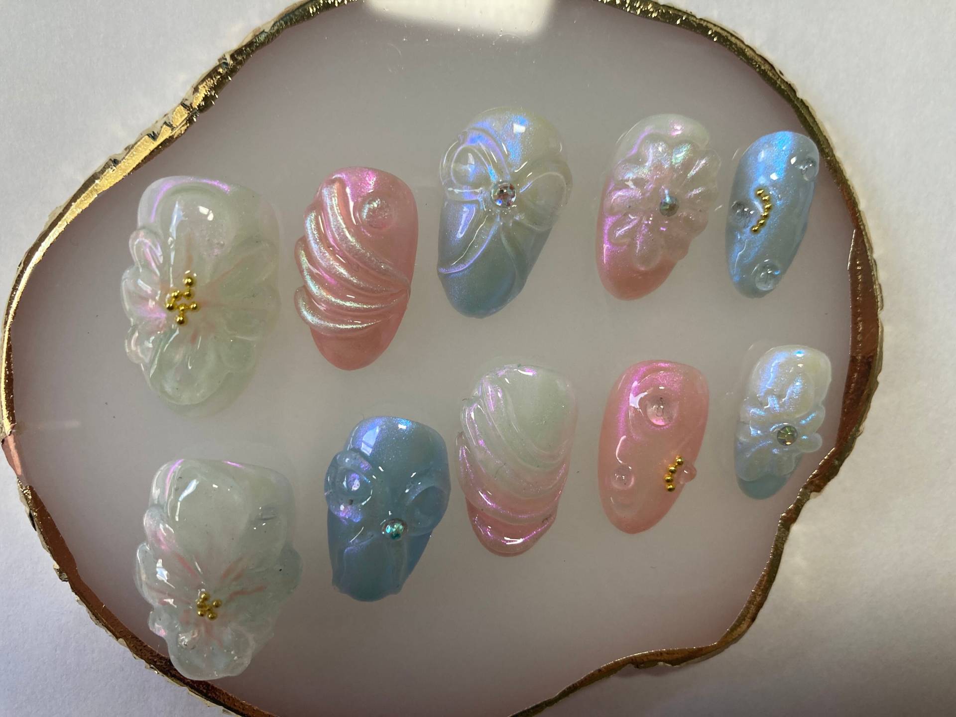 Pastellfarbene Jelly-Nägel Mit 3D-Kunst - 10 Stück Pastellfarbene Jelly-Nägel Mit 3D-Kunst - 10 Stück von IconicNailArt