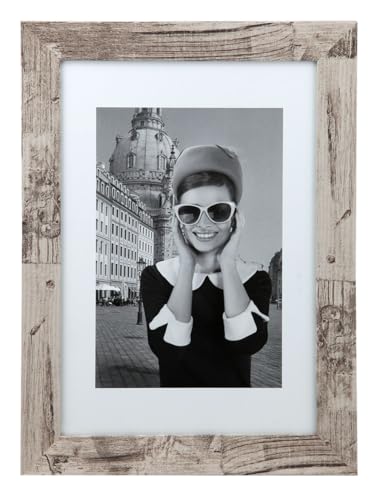 Ideal Trend Hollywood Holz Bilderrahmen 13x18 18x24 A4 Braun Grau Eiche Weiß Foto Rahmen: Farbe: Grau | Format: 13x18 Ideal Trend Hollywood Holz Bilderrahmen 13x18 18x24 A4 Braun Grau Eiche Weiß Foto Rahmen: Farbe: Grau | Format: 13x18 von Ideal Trend