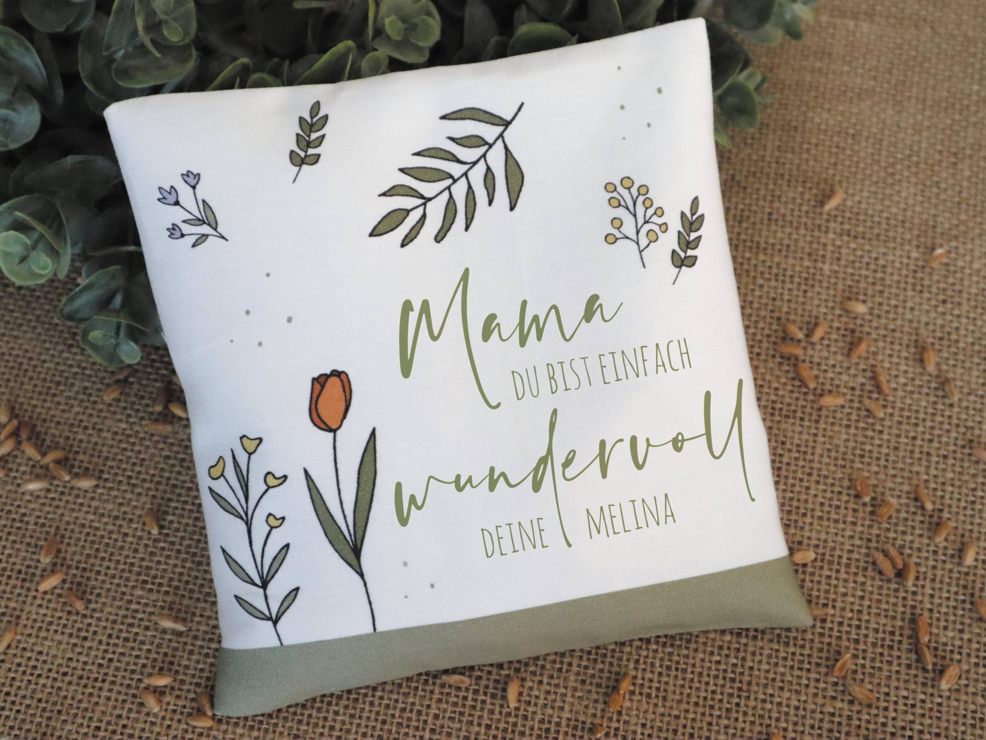 Körnerkissen Mit Individuellem Text 15x15 cm | Personalisierbar Wärmekissen Kältekissen Dinkelkissen Muttertag Ostergeschenk Körnerkissen Mit Individuellem Text 15x15 cm | Personalisierbar Wärmekissen Kältekissen Dinkelkissen Muttertag Ostergeschenk von Ideeschmiede