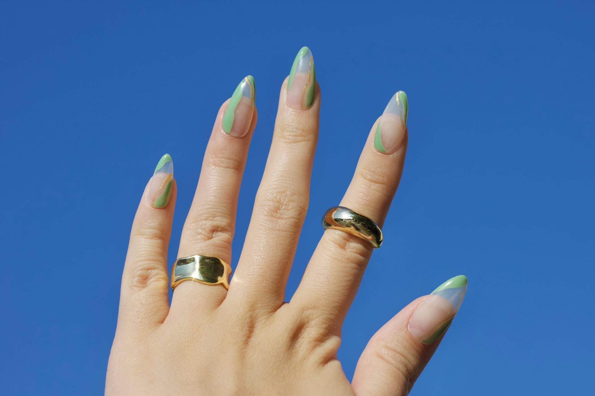 Olive Grün Abstrakte Nägel/Grenze Nägel/Drücken Sie Auf Trendige Gold Olive Grün Abstrakte Nägel/Grenze Nägel/Drücken Sie Auf Trendige Gold von ImaGINAtionNails