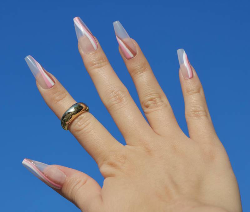Pink Weiße Abstrakte Nägel/Swirly Nails/Press On Nails/Wiederverwendbare Nägel/Trendy Nails/Gold Nägel von ImaGINAtionNails
