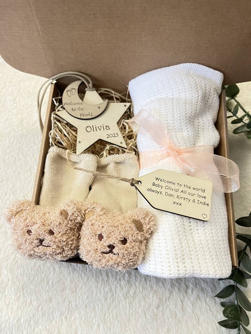 Mädchen Personalisierte Neue Baby-Geschenk-Box Baby-Geschenk-Set Für Mama Zu Geschenk-Set Baby-Hamper Personalisierte Baby-Geschenk von Indieswoodentreasure