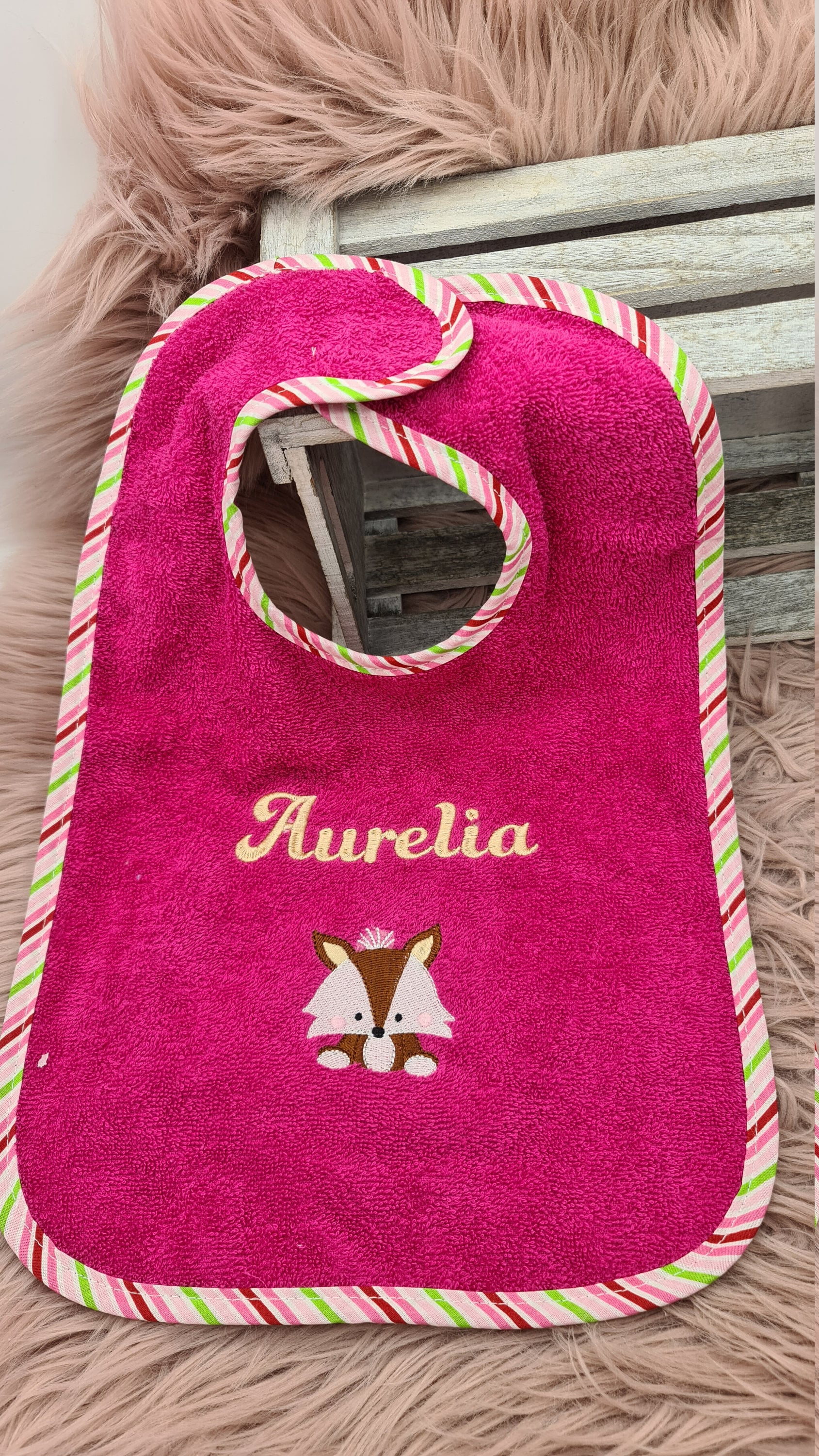 Riesen-Klettlatz Größe 30/45 Klett Lätzchen Baby Personalisiert Mit Namen Bestickt/Viele Farben Riesen-Klettlatz Größe 30/45 Klett Lätzchen Baby Personalisiert Mit Namen Bestickt/Viele Farben von InsaneandUnique