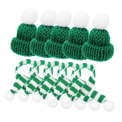 Ipetboom 5 Sätze Teiliges Weihnachts Weinflaschen Deko Handgestrickte Mini Mützen und Grün Weiße Schals Festliche Flaschenhüllen für Xmas Party Ornamente Kreative Tischdekoration von Ipetboom