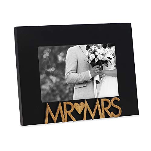 Isaac Jacobs Bilderrahmen aus schwarzem Holz mit Aufschrift "Mr & Mrs", 10,2 x 15,2 cm, für frisch verheiratetes Foto, Geschenk für Hochzeit, Display auf Tisch, Schreibtisch (schwarz, 10,2 x 15,2 cm) Isaac Jacobs Bilderrahmen aus schwarzem Holz mit Aufschrift "Mr & Mrs", 10,2 x 15,2 cm, für frisch verheiratetes Foto, Geschenk für Hochzeit, Display auf Tisch, Schreibtisch (schwarz, 10,2 x 15,2 cm) von Isaac Jacobs
