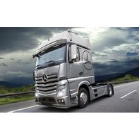 Mercedes Benz Actros MP4 Gigaspace von Italeri