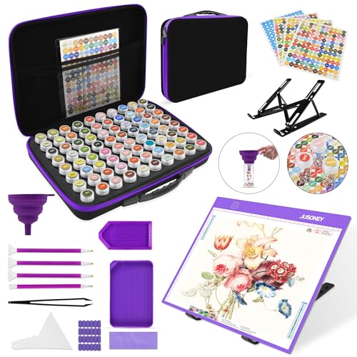 JUSONEY Diamond Painting Zubehör Boxen, 80 Stück Diamond Painting Aufbewahrungsbox mit 3 Helligkeit Leuchttisch A4 Werkzeug Set mit Diamond Painting Stift DIY Handwerk Als Geschenk, Lila JUSONEY Diamond Painting Zubehör Boxen, 80 Stück Diamond Painting Aufbewahrungsbox mit 3 Helligkeit Leuchttisch A4 Werkzeug Set mit Diamond Painting Stift DIY Handwerk Als Geschenk, Lila von JUSONEY