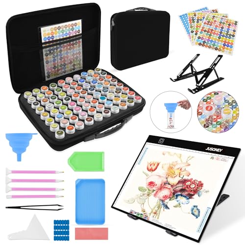JUSONEY Diamond Painting Zubehör Boxen, 80 Stück Diamond Painting Aufbewahrungsbox mit 3 Helligkeit Leuchttisch A4 Werkzeug Set mit Diamond Painting Stift DIY Handwerk Als Geschenk, Schwarz JUSONEY Diamond Painting Zubehör Boxen, 80 Stück Diamond Painting Aufbewahrungsbox mit 3 Helligkeit Leuchttisch A4 Werkzeug Set mit Diamond Painting Stift DIY Handwerk Als Geschenk, Schwarz von JUSONEY