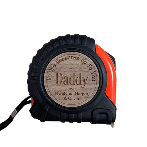 Personalisierte Maßband für Papa, Niemand misst Messband, Customized Vatertag Maßband, benutzerdefinierte gravierte einziehbare Maßband Geschenke für Opa, Schritt Dad, Dad Personalisierte Maßband für Papa, Niemand misst Messband, Customized Vatertag Maßband, benutzerdefinierte gravierte einziehbare Maßband Geschenke für Opa, Schritt Dad, Dad von Jacklin F