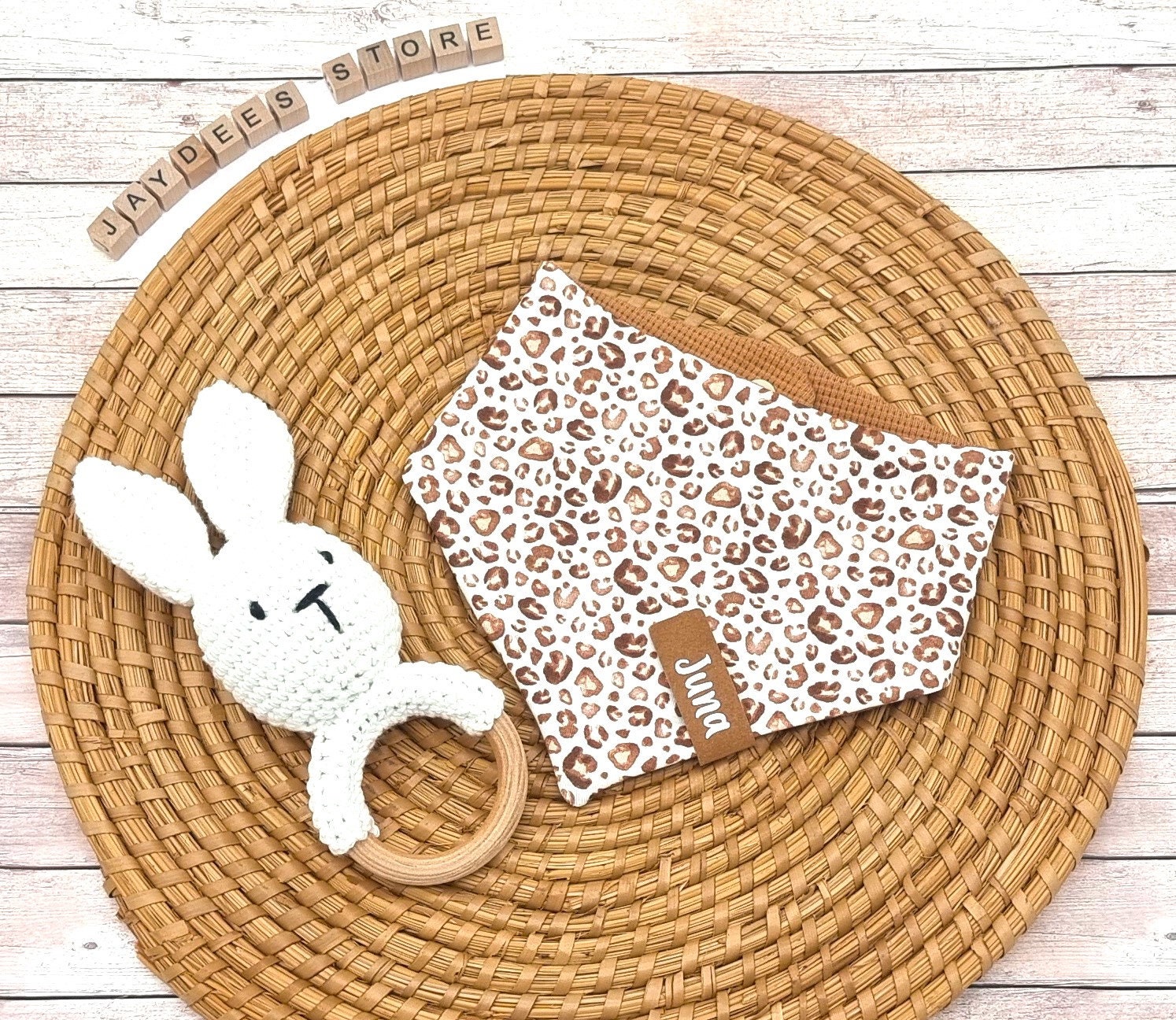 Baby Wende-Halstuch "Leopard Muster" Jersey, Waffelstrick, Dreiecktuch, Lätzchen, Spucktuch, Sabberlätzchen, Sabbertuch, Halstuch Mit Namen Baby Wende-Halstuch "Leopard Muster" Jersey, Waffelstrick, Dreiecktuch, Lätzchen, Spucktuch, Sabberlätzchen, Sabbertuch, Halstuch Mit Namen von JayDeesStore