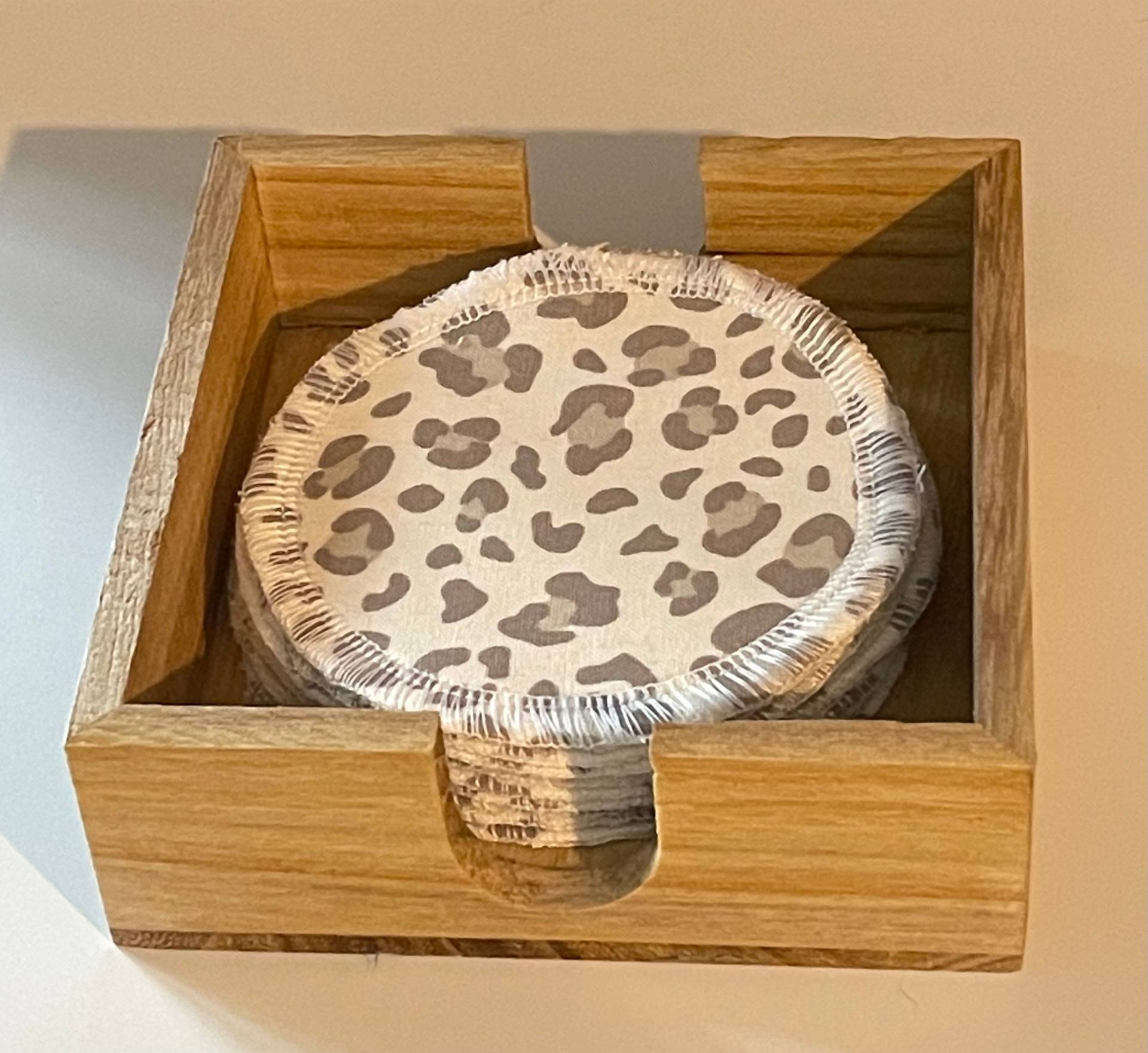 Wiederverwendbare Gesichtstücher/Schminktücher/Gesichtsrunden/Waschlappen/Leopard Wiederverwendbare Gesichtstücher/Schminktücher/Gesichtsrunden/Waschlappen/Leopard von JaydieBugandB