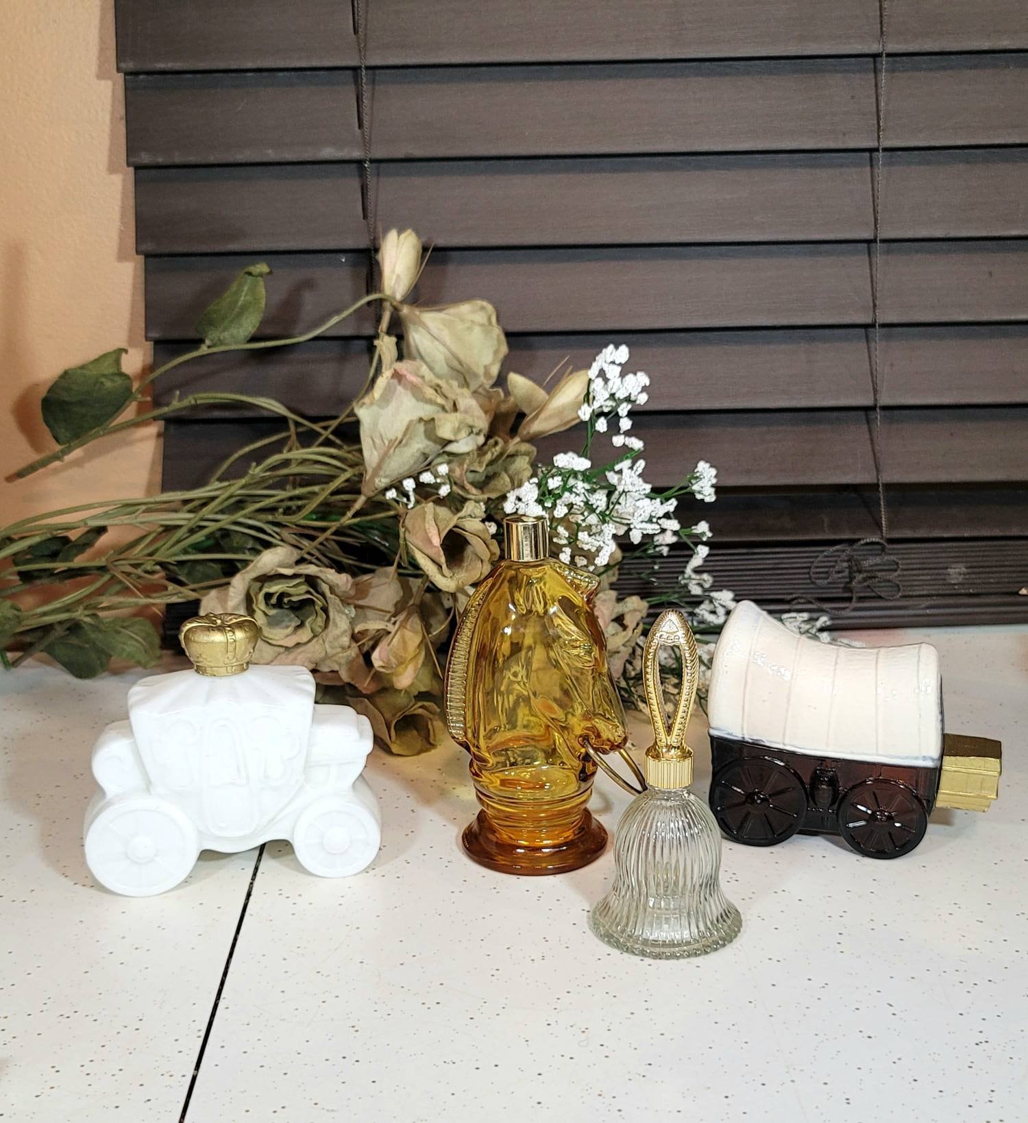Avon, Parfüm/Köln Flaschen, Leere, Wiederbefüllbare, Sammlerstück Parfüm Flasche, Vintage 70Er Jahre, Badezimmer/Vanity/Kommode Dekor Avon, Parfüm/Köln Flaschen, Leere, Wiederbefüllbare, Sammlerstück Parfüm Flasche, Vintage 70Er Jahre, Badezimmer/Vanity/Kommode Dekor von JeanniesVintageJems