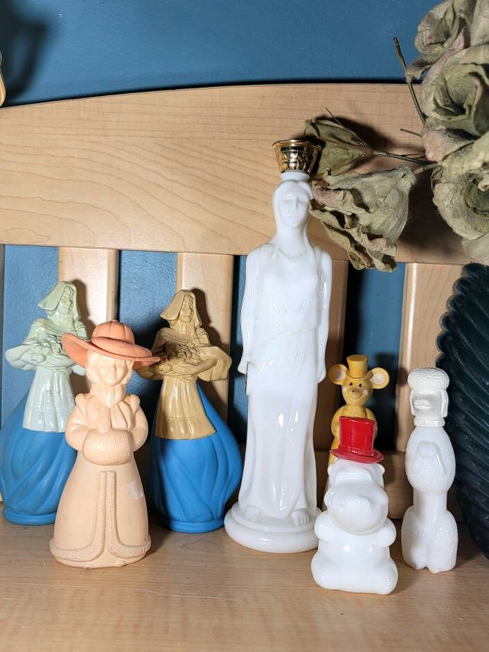 Avon, Parfüm/Köln Flaschen, Leere, Wiederbefüllbare, Sammlerstück Parfüm Flasche, Vintage 70Er Jahre, Badezimmer/Vanity/Kommode Dekor Avon, Parfüm/Köln Flaschen, Leere, Wiederbefüllbare, Sammlerstück Parfüm Flasche, Vintage 70Er Jahre, Badezimmer/Vanity/Kommode Dekor von JeanniesVintageJems
