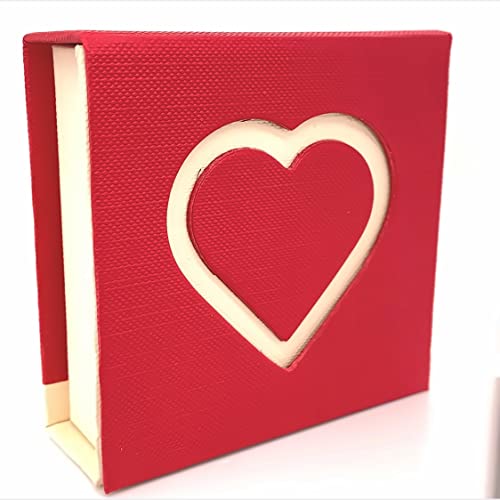 Jewellbox Quadratische romantische rote Herz-Schmuckschatulle für Halsketten und Armbänder – ideal für Hochzeiten, Anträge und besondere Anlässe von Jewellbox