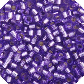 Miyuki Delica 11/0 DB1347 – Violett/silberfarben, 50 g Beutel japanischer Glasperlen Miyuki Delica 11/0 DB1347 – Violett/silberfarben, 50 g Beutel japanischer Glasperlen von John Bead
