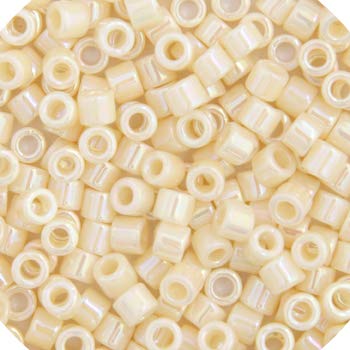 Miyuki Delica DB0157 11/0 – Cremefarben AB – 50 g Beutel mit japanischen Glasperlen Miyuki Delica DB0157 11/0 – Cremefarben AB – 50 g Beutel mit japanischen Glasperlen von John Bead