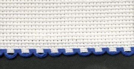1,00 m Aida-Band, Farbe weiß mit blauem Rand, 10cm breit von Jules Geschenkevitrine