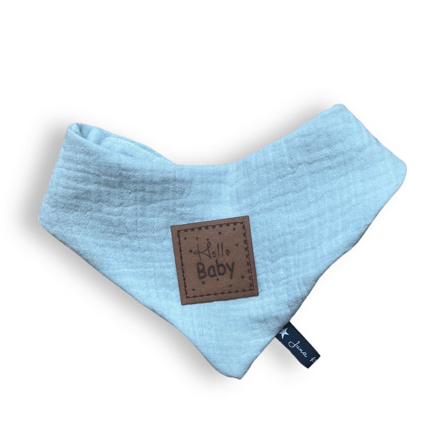 Musselintuch "Hello Baby" Hellblau Babyblau Blau Dreieckstuch Tuch Halstuch Baby Kind Kleinkind Geschenk Newborngift Lätzchen Musselintuch "Hello Baby" Hellblau Babyblau Blau Dreieckstuch Tuch Halstuch Baby Kind Kleinkind Geschenk Newborngift Lätzchen von JunaKindermodede