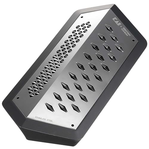 KAI JANUS Reibe, schwarz aus Edelstahl - Abmessung 23,3 x 11 x 5,5 cm mit Auffangbehälter - Küchenreibe Universalreibe mit 2 Seiten von KAI