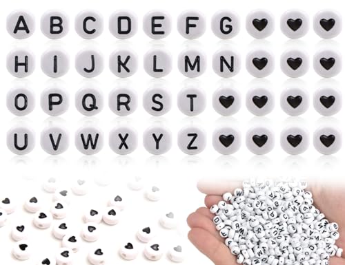 KAPSING 400 Stück Rund Alphabet Buchstaben Spacer Perlen, Weiß Buchstabenperlen mit schwarzer Text, 4 * 7mm A-Z Buchstabenperlen, Buchstabenperlen zum Auffädeln,für DIY Armbänder Schmuck von KAPSING