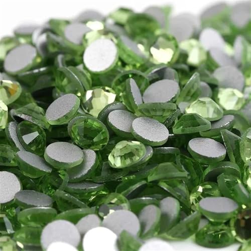 KBLDOPN Hotfix Strasssteine Kristall Nicht Hotfix Strass Super Helle Glas Strass 3D Nail Art Dekoration DIY Kleid Kleidung Für Kleidung Schuhe DIY Handwerk Geschenk(Peridot,Ss8 1440pcs) von KBLDOPN