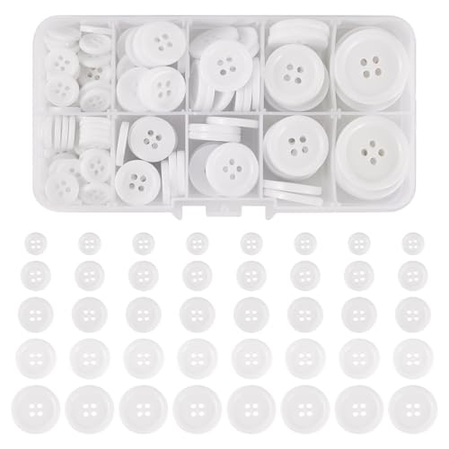 KISSITTY Knöpfe aus Kunstharz, flach, rund, 4 Löcher, 5 Größen, Nähknöpfe mit Aufbewahrungsbox für Mäntel, Kleidung, DIY, Handwerk, Schmuckherstellung, Halsketten, Armbänder, 136 Stück/Box KISSITTY Knöpfe aus Kunstharz, flach, rund, 4 Löcher, 5 Größen, Nähknöpfe mit Aufbewahrungsbox für Mäntel, Kleidung, DIY, Handwerk, Schmuckherstellung, Halsketten, Armbänder, 136 Stück/Box von KISSITTY