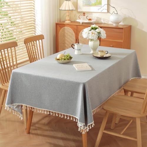 KLUOT Tischdecke 140 x 180 cm Hellblau Quaste Baumwoll-Leinen Tischdecken Bügelfreie Tischtuch zur Verbesserung der Essatmosphäre im Innen- und Außenbereich KLUOT Tischdecke 140 x 180 cm Hellblau Quaste Baumwoll-Leinen Tischdecken Bügelfreie Tischtuch zur Verbesserung der Essatmosphäre im Innen- und Außenbereich von KLUOT