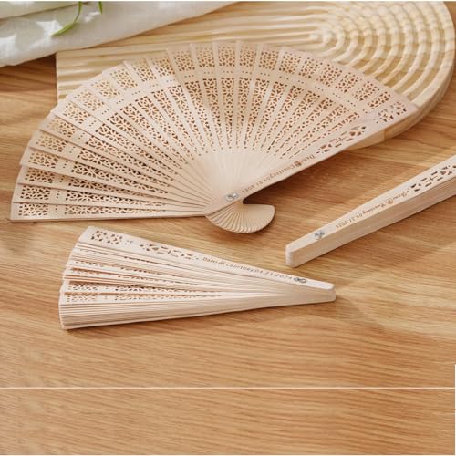 Personalisierte Hochzeits-Fans, gravierte Sandelholz-Fächer für Großbestellung, Brautjungferngeschenke, individuelle Hochzeitsempfangsgeschenke (50 Stück) von KRUIJHEU