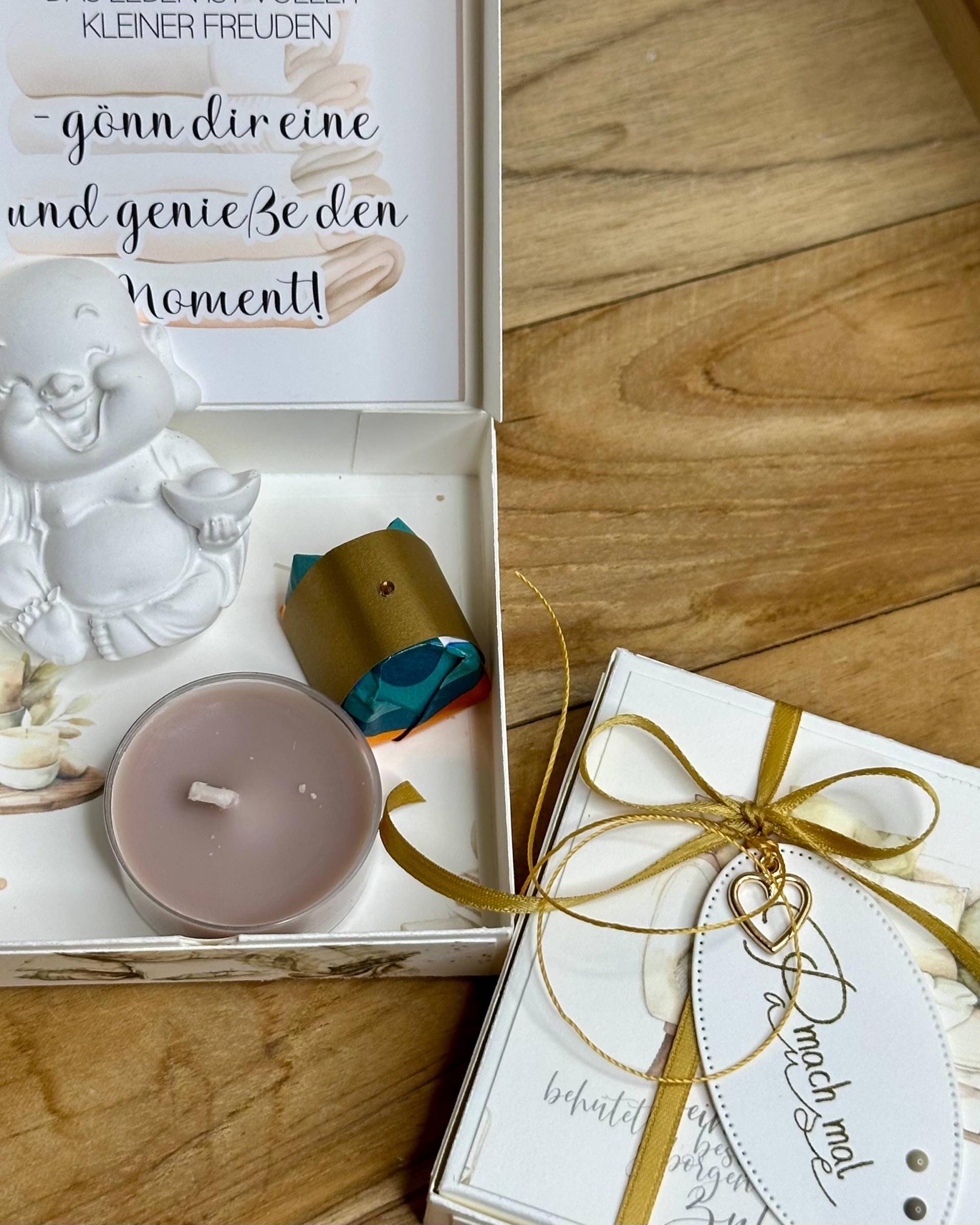 Wellness-Geschenkset - Wohlfühlset Kleine Auszeit Für Glücksmomente Buddha Mitbringsel Zu Hjause Kleinigkeit Wellness-Geschenkset - Wohlfühlset Kleine Auszeit Für Glücksmomente Buddha Mitbringsel Zu Hjause Kleinigkeit von KathisPapierkunst