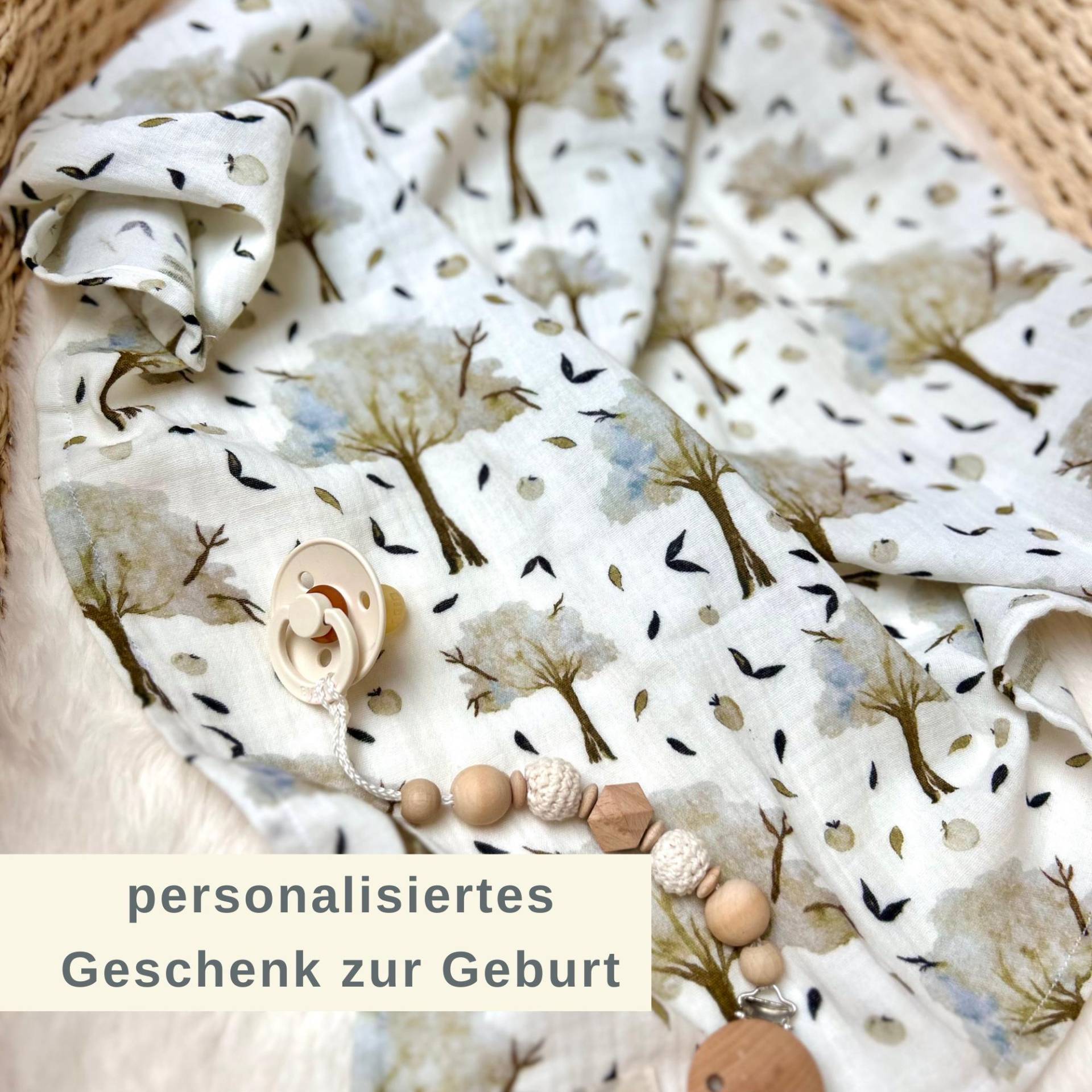 Musselintuch Baby - Geschenk Zur Geburt Spucktuch Personalisiert Mulltuch Bäume Blätter Herbst von Kejki