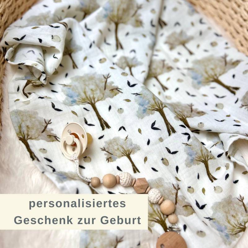 Musselintuch Baby - Geschenk Zur Geburt Spucktuch Personalisiert Mulltuch Bäume Blätter Herbst von Kejki