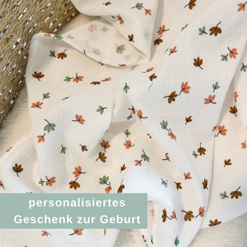 Musselintuch Baby - Geschenk Zur Geburt Spucktuch Personalisiert Mulltuch Blätter Herbst Bunt von Kejki