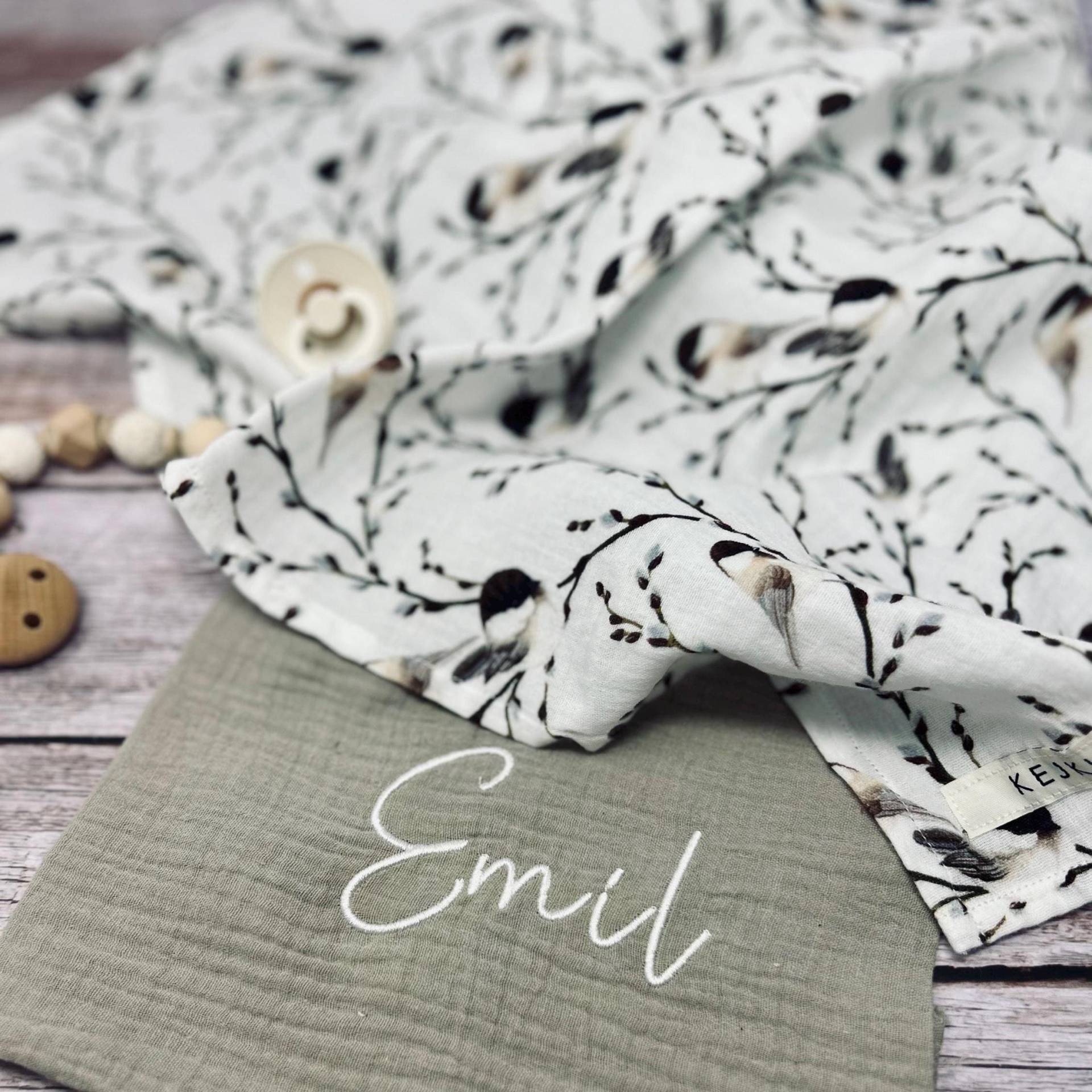 Musselintuch Baby - Geschenkset Zur Geburt Musselin Babydecke Personalisiert Mulltuch Vögel Musselintuch Baby - Geschenkset Zur Geburt Musselin Babydecke Personalisiert Mulltuch Vögel von Kejki