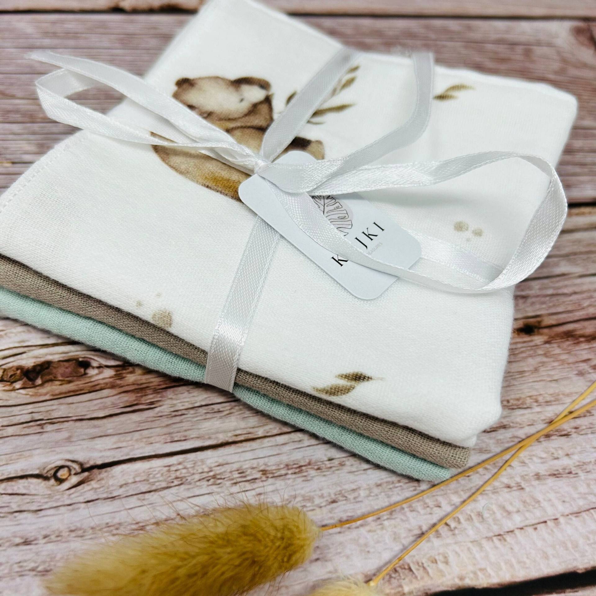 Waschlappen Musselintuch Baby - Geschenk Zur Geburt Lätzchen Musselin- Mulltuch Bären Teddybär Waschlappen Musselintuch Baby - Geschenk Zur Geburt Lätzchen Musselin- Mulltuch Bären Teddybär von Kejki