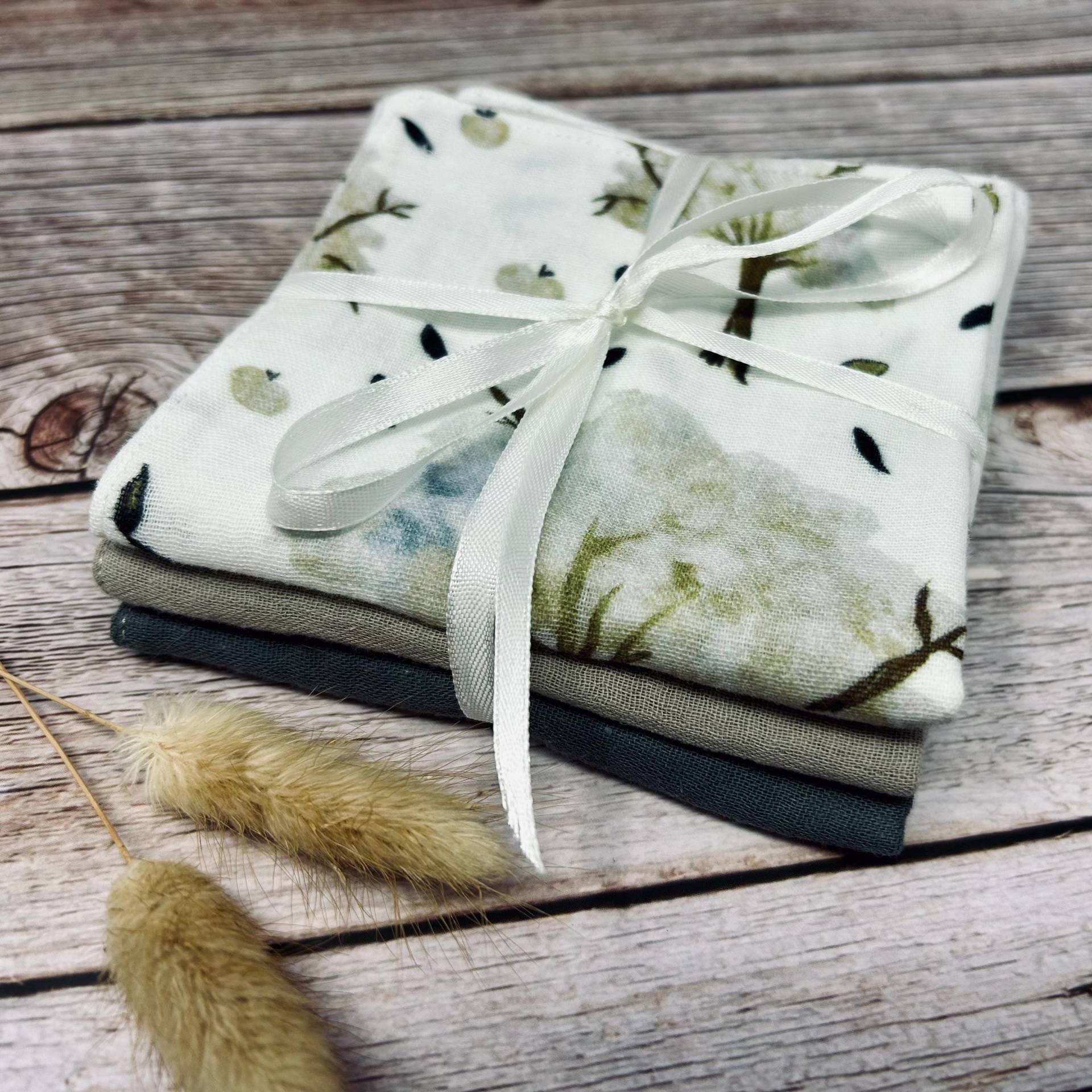 Waschlappen Musselintuch Baby - Geschenk Zur Geburt Lätzchen Musselin- Mulltuch Blätter Herbst Bäume Waschlappen Musselintuch Baby - Geschenk Zur Geburt Lätzchen Musselin- Mulltuch Blätter Herbst Bäume von Kejki