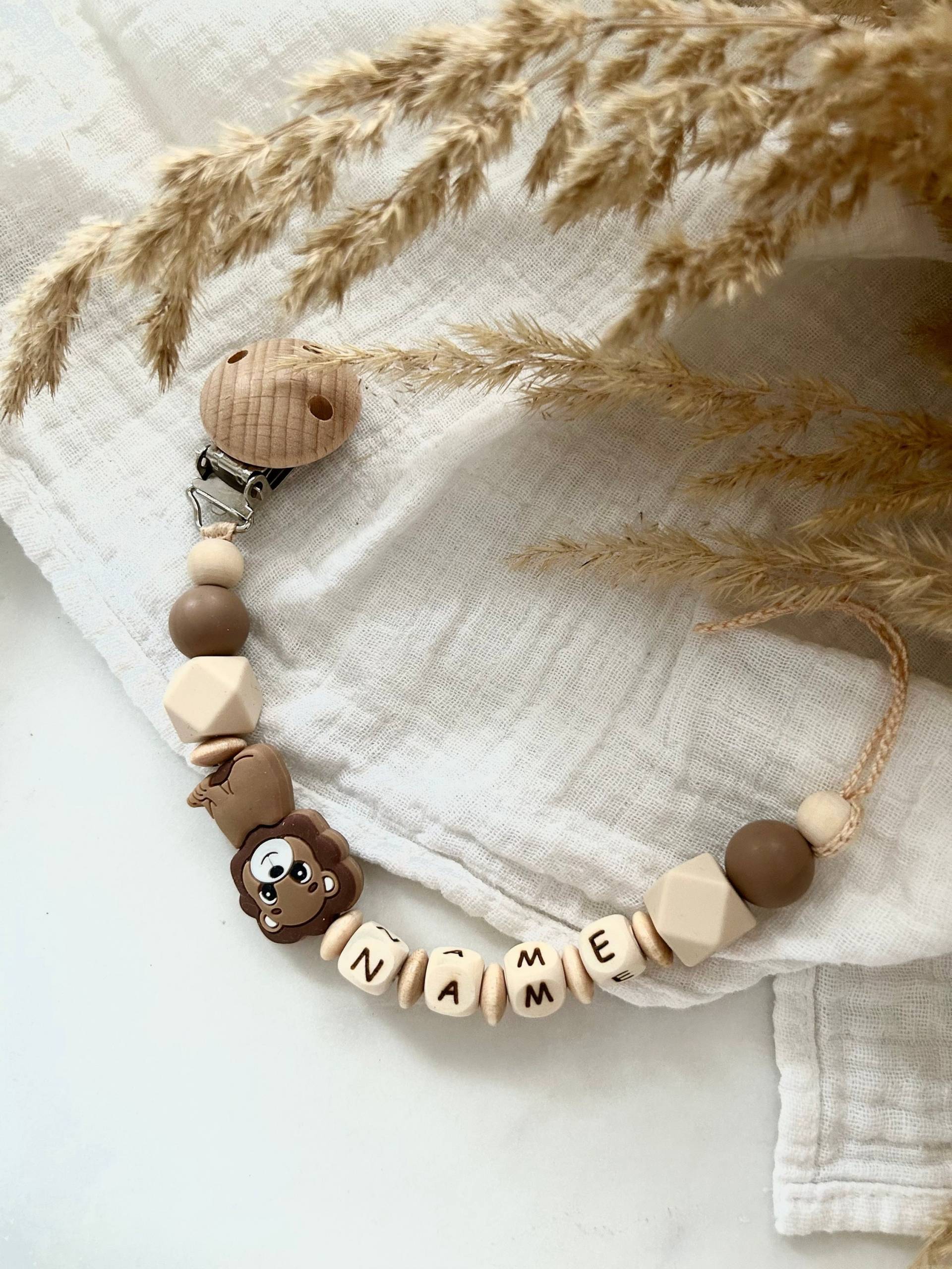 Schnullerkette Mit Namen | Personalisiert Jungle Löwe Safari Schnullerkette Mit Namen | Personalisiert Jungle Löwe Safari von KiLiLuNi