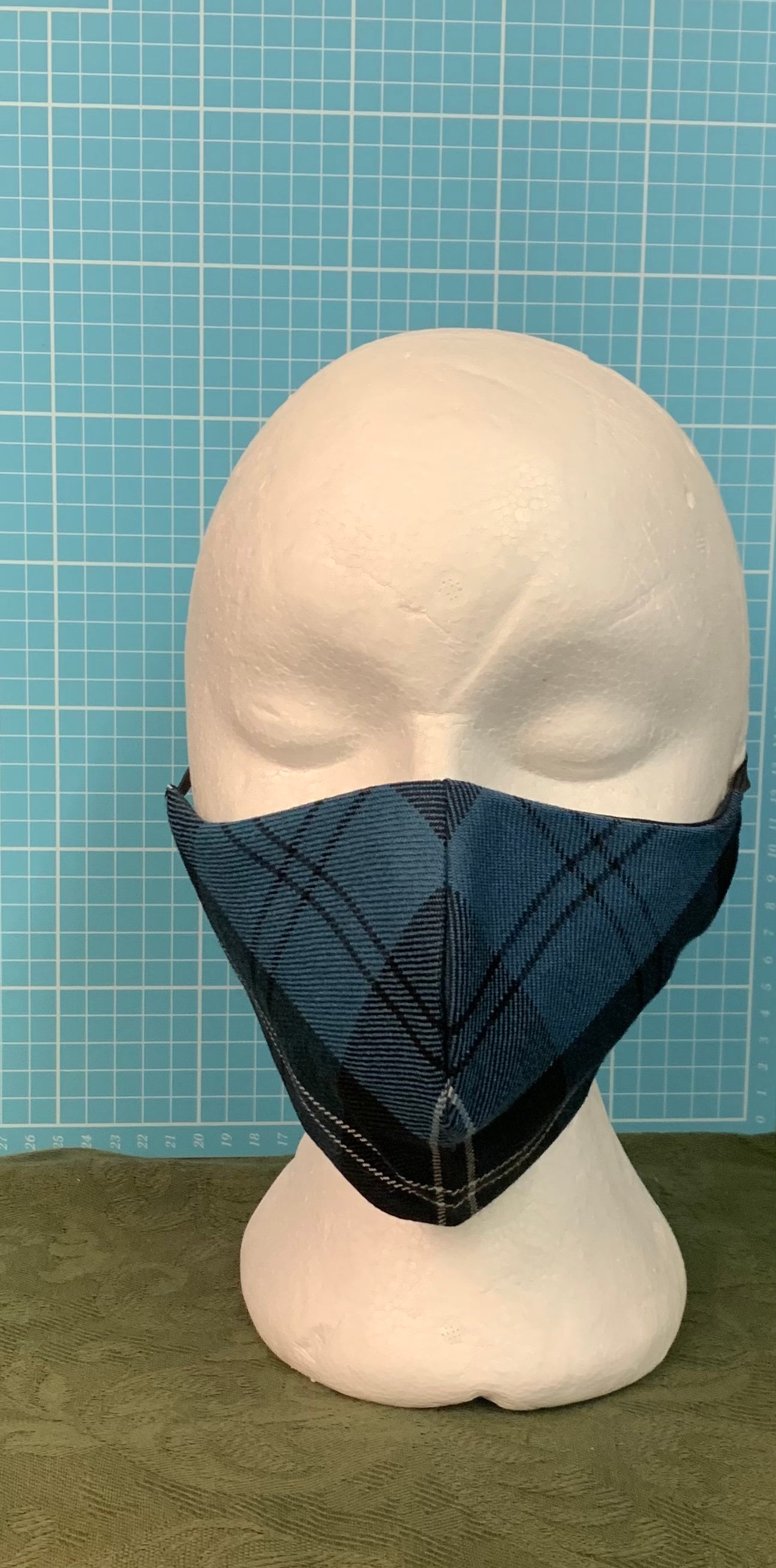 Blaue Ramsey-Gesichtsmaske Blaue Ramsey-Gesichtsmaske von Kiltqueenstudio