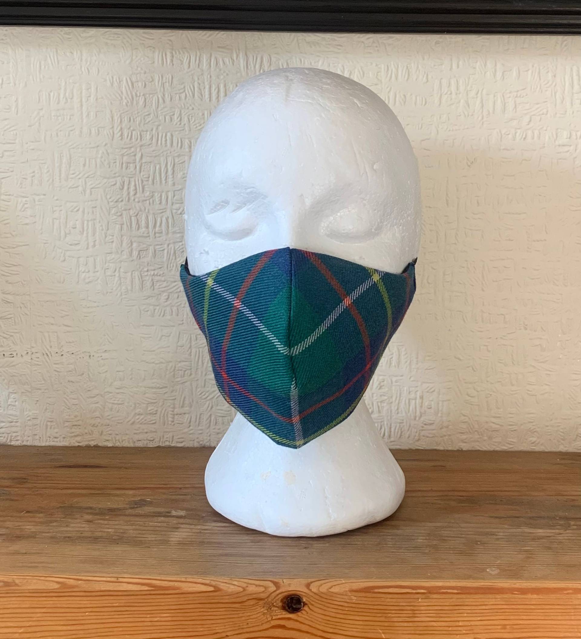 Inglis Tartan Gesichtsmaske von Kiltqueenstudio