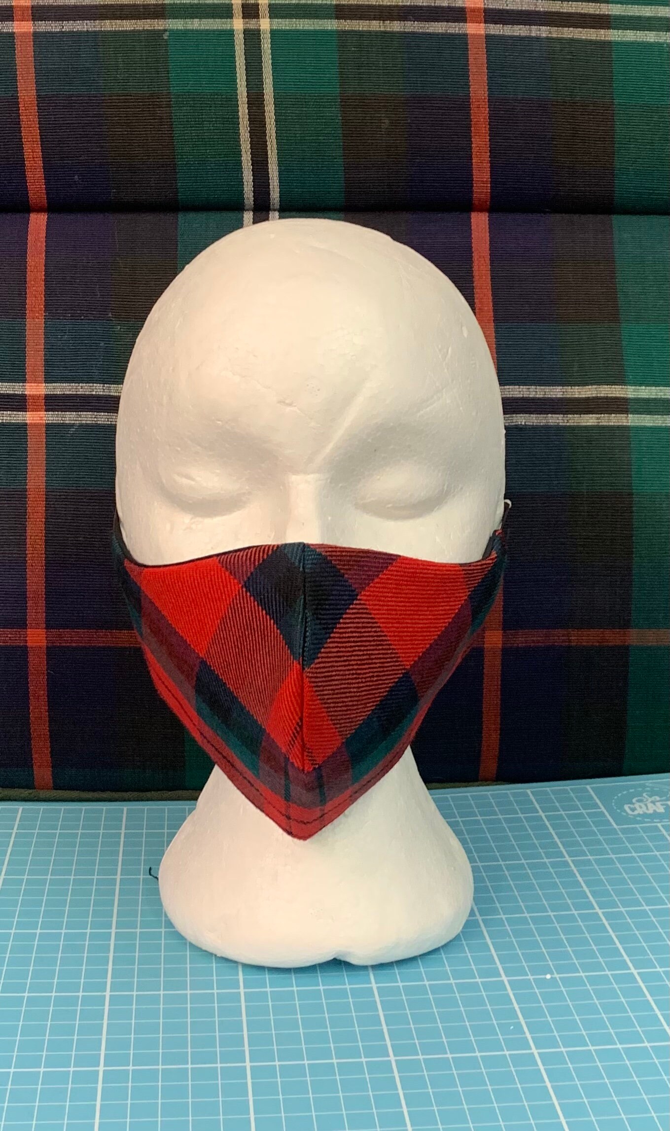 Macduff Tartan Gesichtsmaske von Kiltqueenstudio