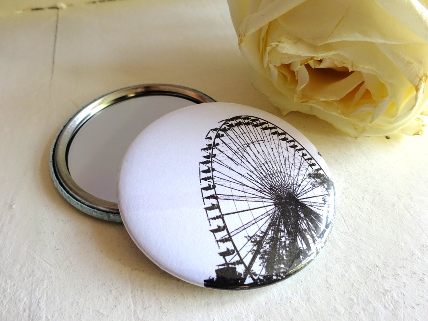 Button, Magnet, Taschenspiegel, Flaschenöffner Riesenrad Button, Magnet, Taschenspiegel, Flaschenöffner Riesenrad von KirschbluetenTsunami
