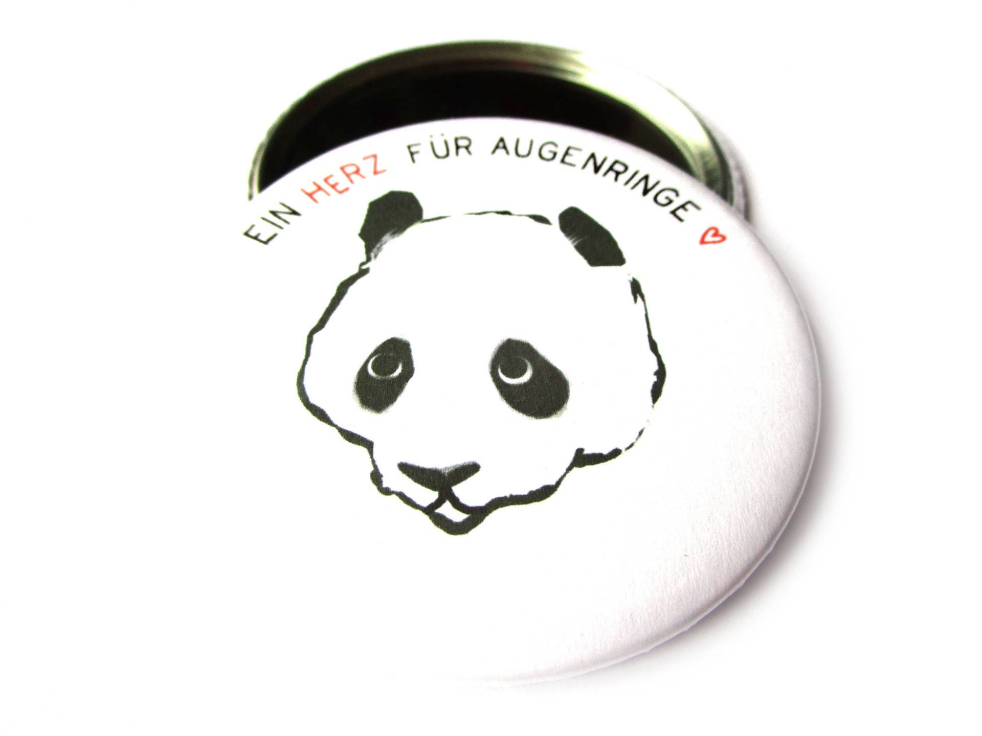 Ein Herz Für Augenringe, Panda, Taschenspiegel, Button, Magnet Oder Flaschenöffner. Handgemacht Ein Herz Für Augenringe, Panda, Taschenspiegel, Button, Magnet Oder Flaschenöffner. Handgemacht von KirschbluetenTsunami