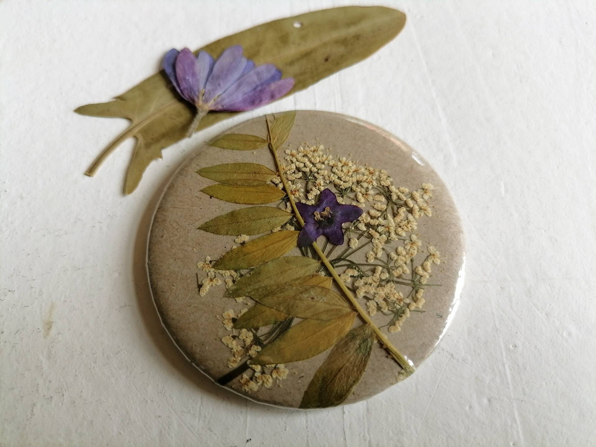 Taschenspiegel, Echte Getrocknete Pflanzen. 59mm Taschenspiegel, Echte Getrocknete Pflanzen. 59mm von KirschbluetenTsunami